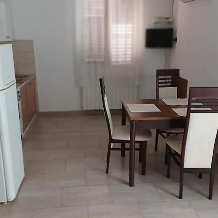 Mali Spas * Pula